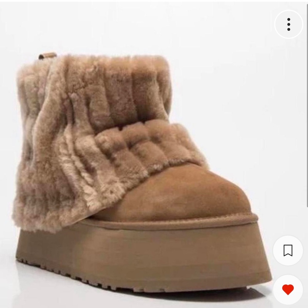 ISO ugh Sherpa platform classic mini boots